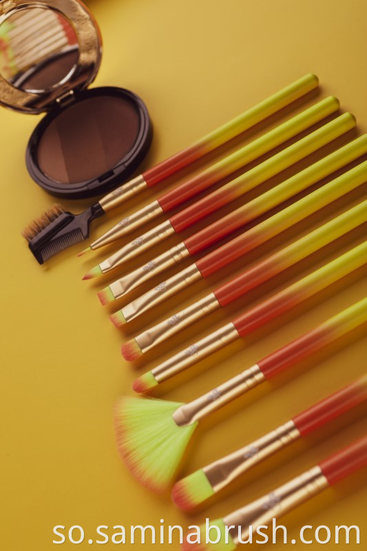 Faahfaahinta burushka qurxinta 01 Makeup Brush Details 01